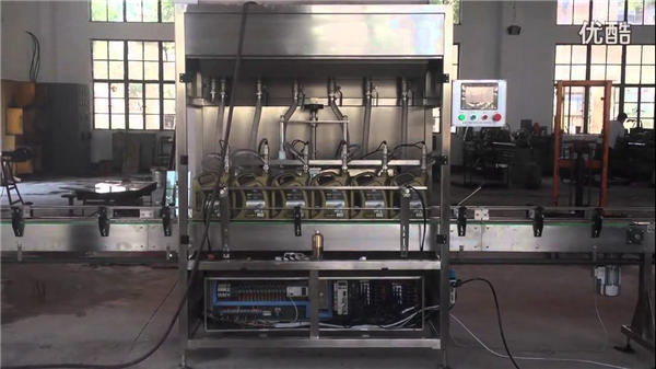 1-5Л аутоматска машина за пуњење боца у клипу