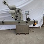 Máquina de etiquetas automática do plano da etiqueta para a garrafa lisa